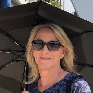 Meet your Posher, Debbie